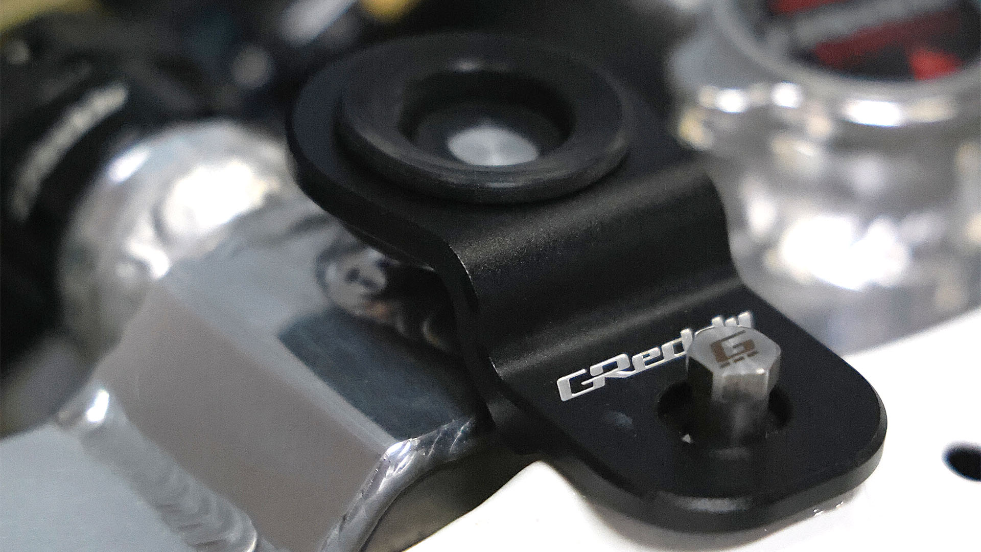 GReddy Billet Aluminum Radiator Mount Bracket (EG/EK 92-00 Honda Civic)